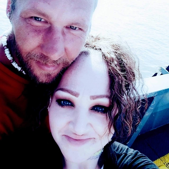 Meet your Posher, Van & April Cook - Picture 9 of 14